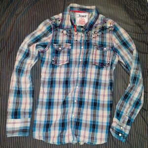 Roar button up plaid size small, fits up to medium embroidered pattern/gemstones